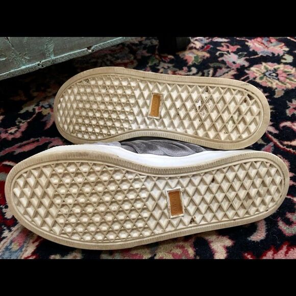 Fun velvet comfortable shoes by Kaanas size 7 - Picture 5 of 5